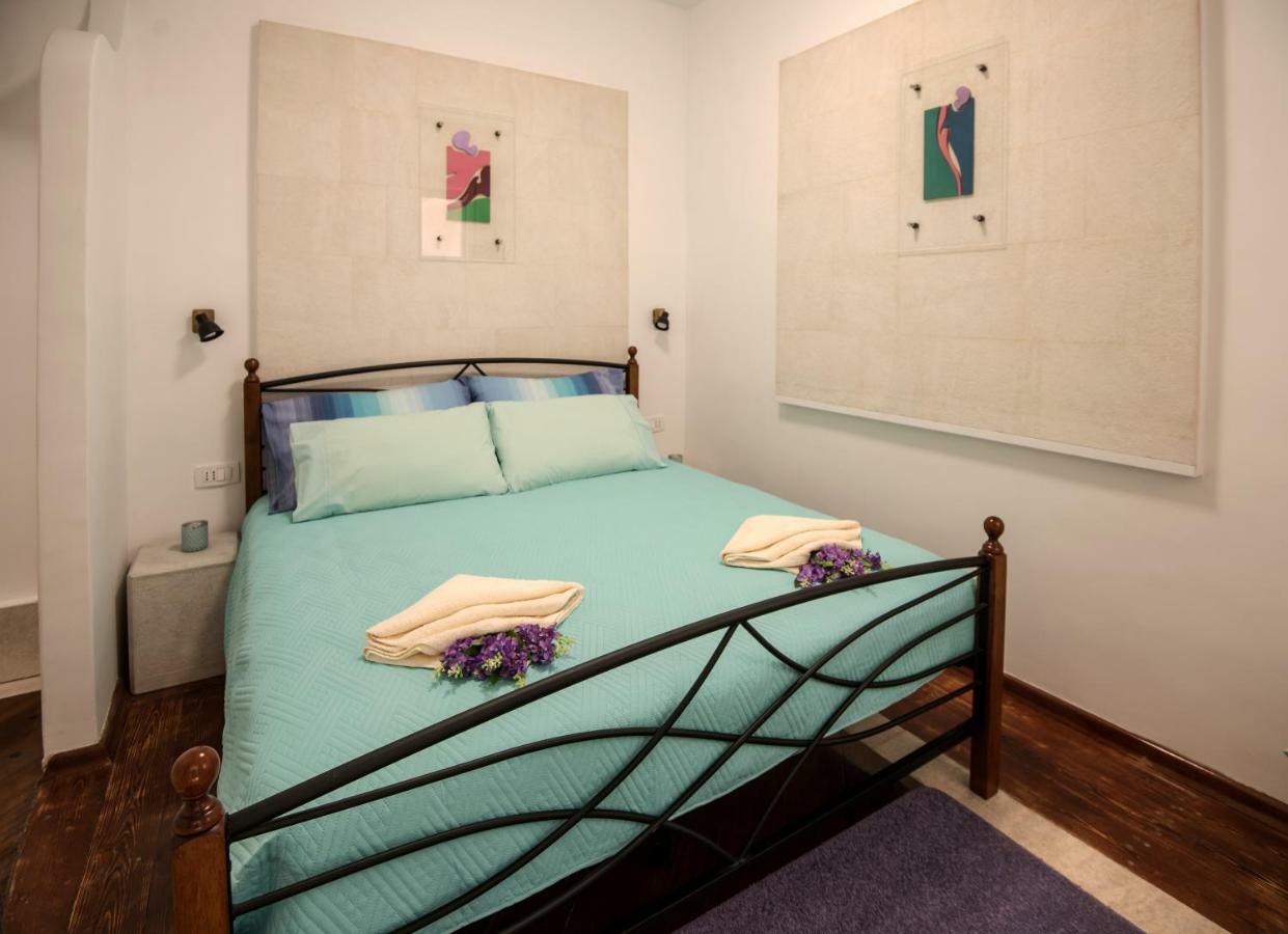 Ibis Your Cosy Oasis With Private Parking And Patio Split Buitenkant foto