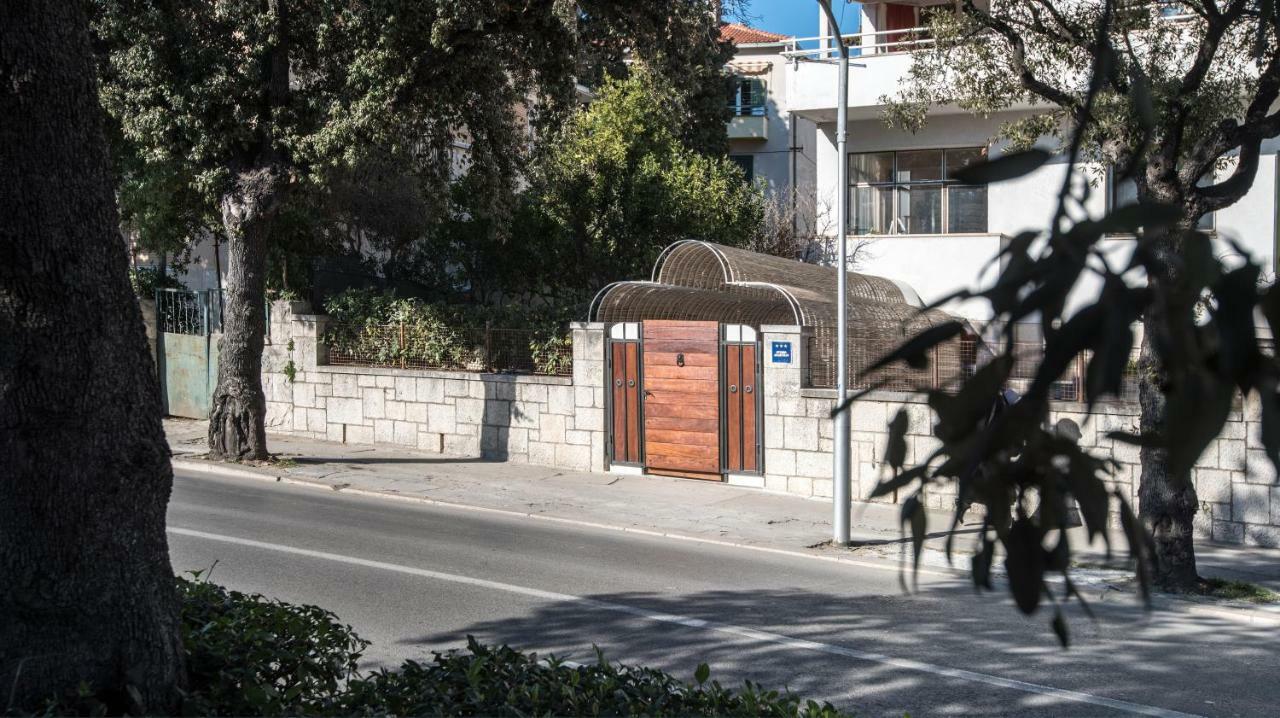 Ibis Your Cosy Oasis With Private Parking And Patio Split Buitenkant foto